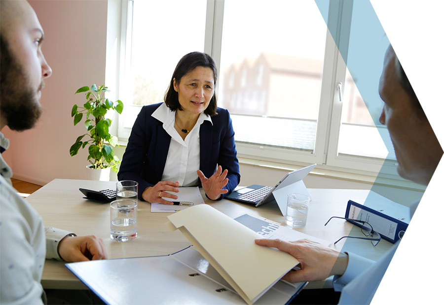 Besprechung mit Kunden im Büro